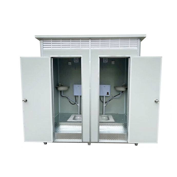 High-Capacity Multi-Stall Portable Restroom Trailer with Running Water and Lighting